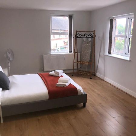 2 Bedroom Large First Floor Apartment With Free Parking Лафборо Экстерьер фото
