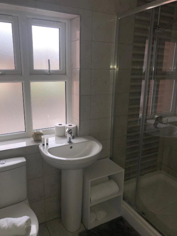 2 Bedroom Large First Floor Apartment With Free Parking Лафборо Экстерьер фото
