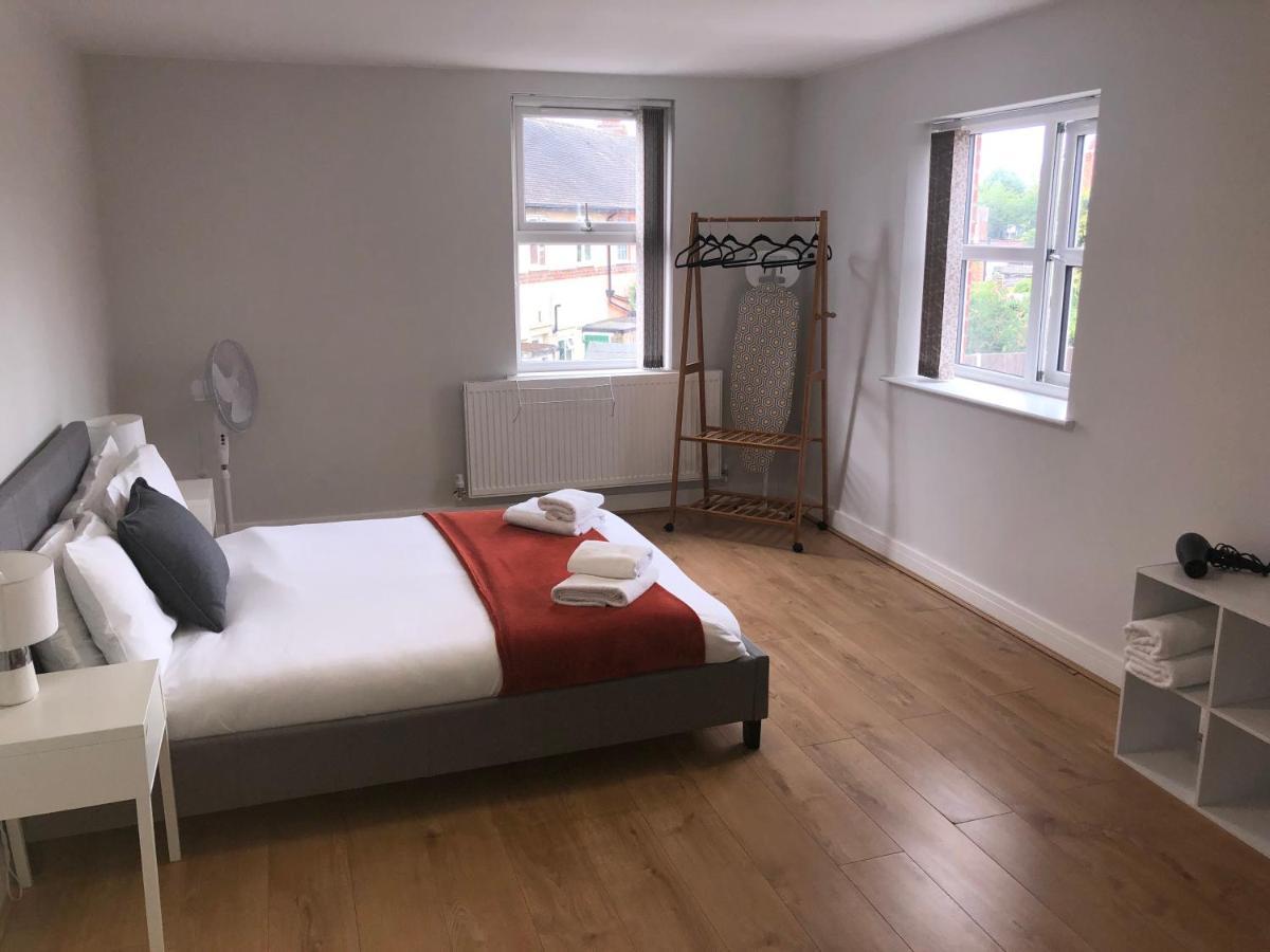 2 Bedroom Large First Floor Apartment With Free Parking Лафборо Экстерьер фото